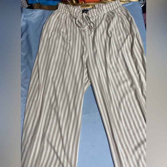 Torrid Blue and White Wide Leg Pants - Picture 8 of 16